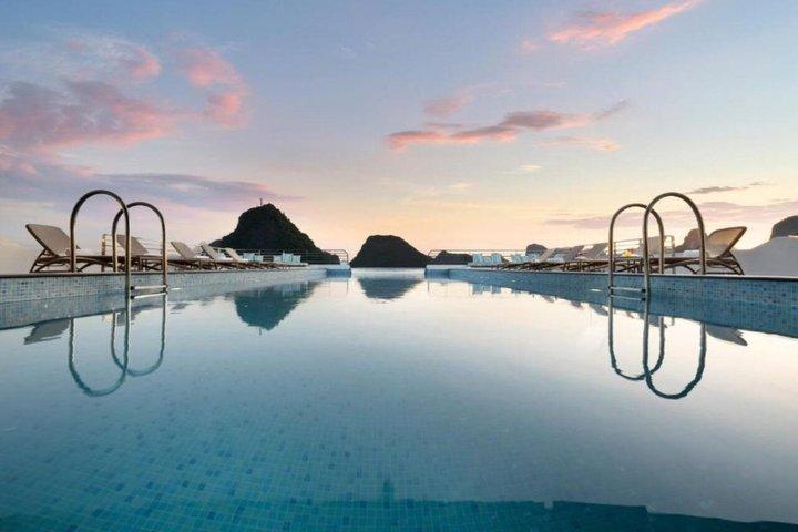 Grand Pioneers 6 - Star Luxury Cruise : 2 - Day Ha Long Bay Escape