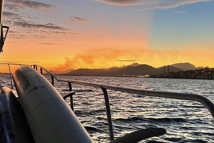 Mallorca Sunset Boat Cruise in kleiner Gruppe mit Tapas & Getränken