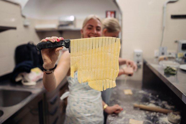 Pesto och pasta matlagningskurs i Rom centrum