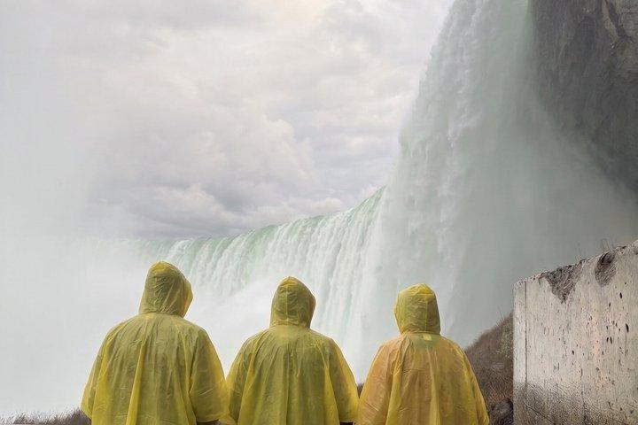Niagara Falls Tour com cruzeiro de barco Skylon and Behind Falls