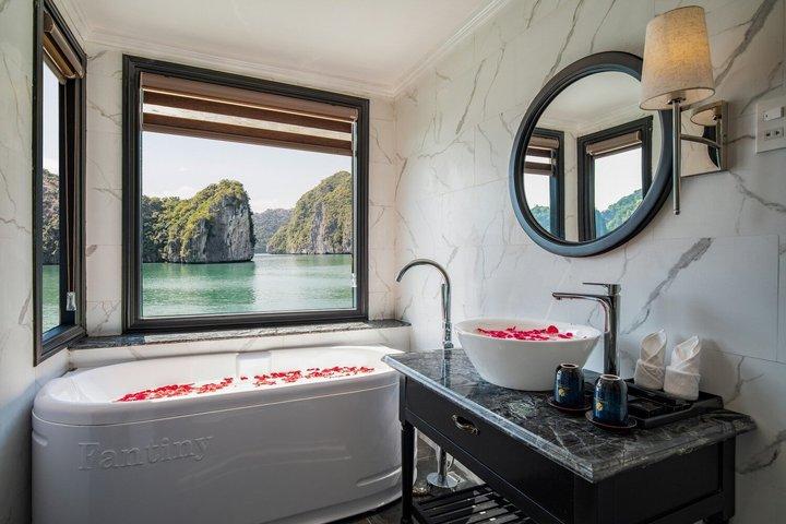 Rosy Luxury Cruise 3D2N avec balcon privé dans la baie d'Halong