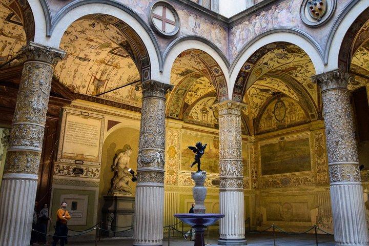 Florence Walking Tour : Discover Iconic Landmarks and Art