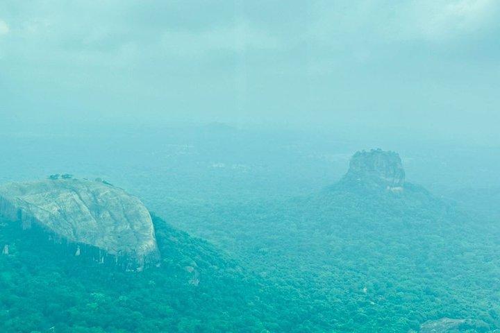Luxury Day Tour to Sigiriya Rock Fortress with Lunch
