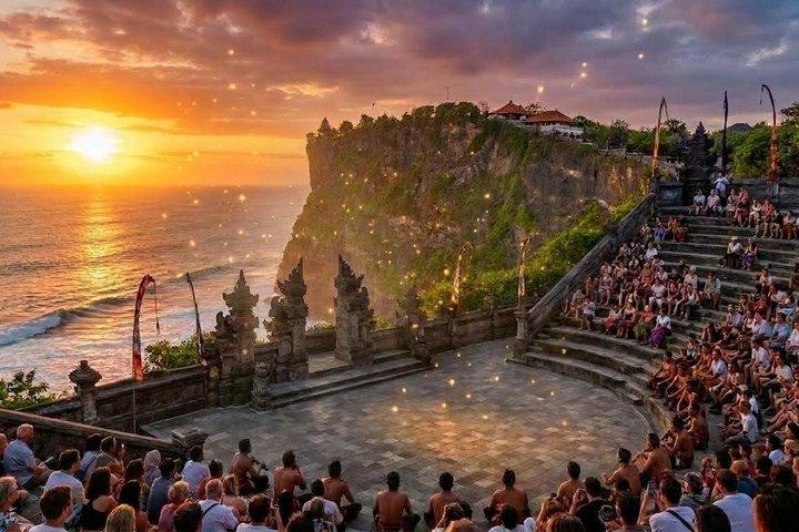 Private eftermiddagstur: Uluwatu Sunset, Kecak Fire Dance & middag