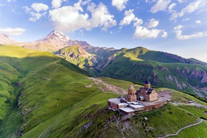 Kazbegi, Tbilisi