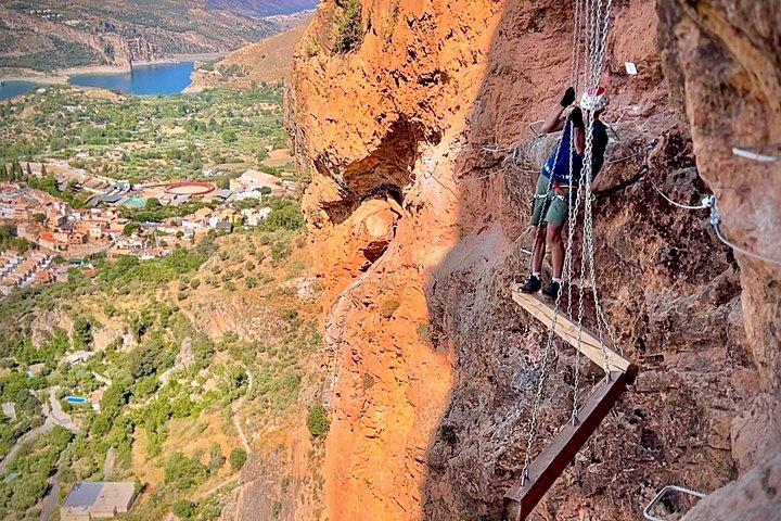 グエハル山脈のラ・アラニャを巡るヴィア・フェラータ・アドベンチャー
