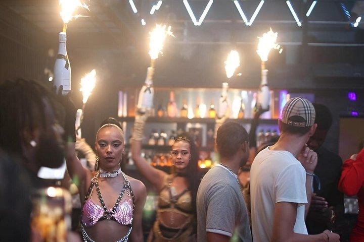 Infinity Bar oder Drink Point VIP Nachtleben Erlebnis