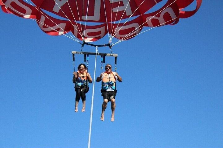 Privat Speedboat Delphin House tur med Parasailing: Hurghada