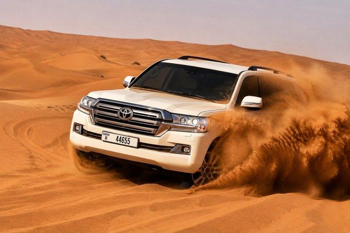 Evening Desert Safari Dubai : Cena de barbacoa, paseo en camello & espectáculos