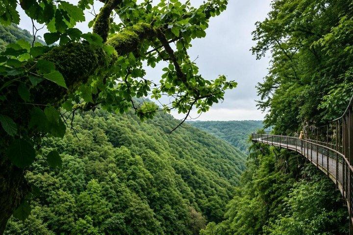 Kutaisi Prometheus Cave Okatse en Martvili Canyon Tour