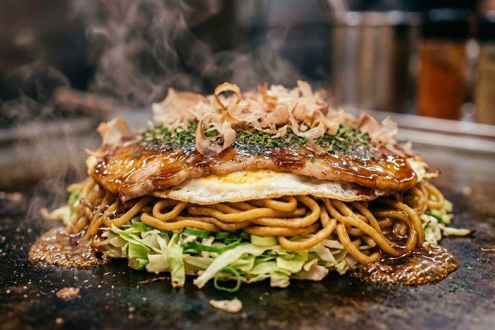 Tour privato di Hiroshima Okonomiyaki con Guida autorizzata