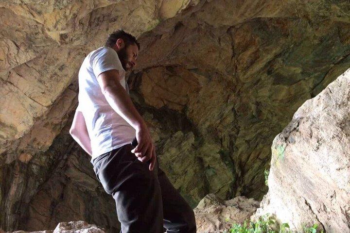 Grottkonst till stenkungadömen : Privat arkeologitur Mostar