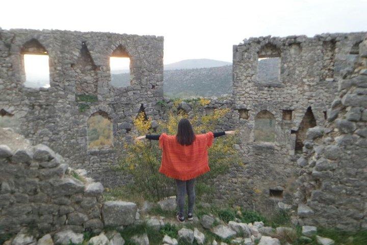 Grottkonst till stenkungadömen : Privat arkeologitur Mostar