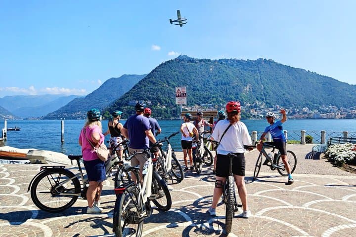 E-Bike tour Lake Como view and Swiss vineyards