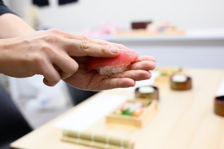 Tokyo Tsukiji Fish Market Sushi Making–Make Your Own Sushi Bento