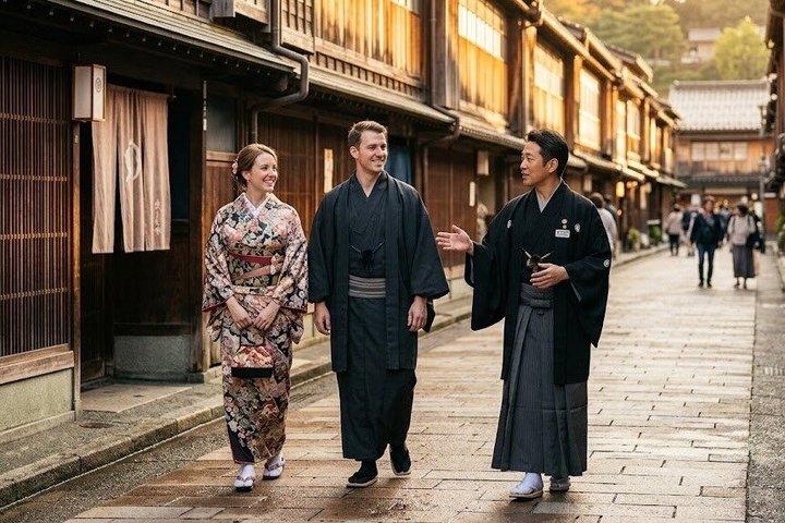 Kanazawa Individuelle Tour & Kimono mit lizenziertem Fortgeschrittener