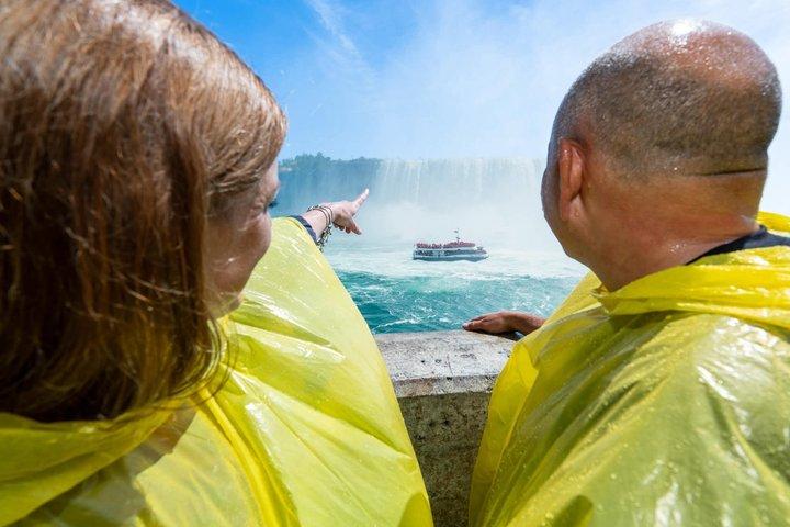 Niagarafälle Tour: Bootsfahrt, Reise hinter die Wasserfälle und Skylon