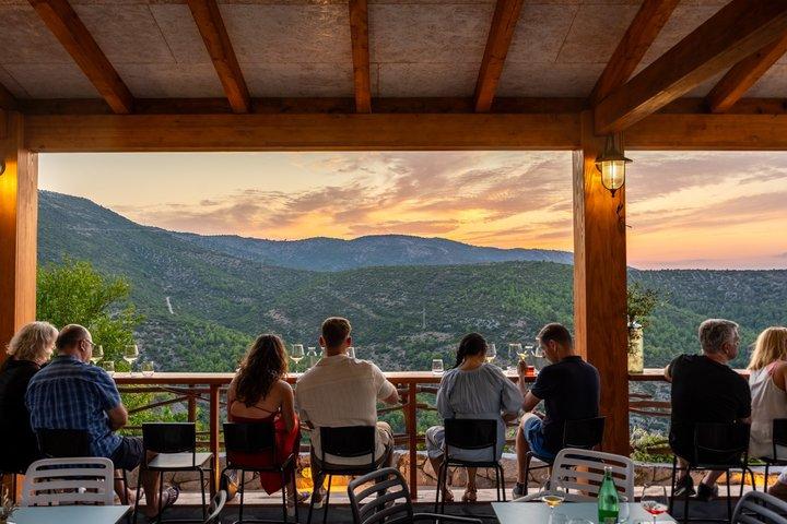 Sunset E cykeltur og vinsmagning på Hvar Island