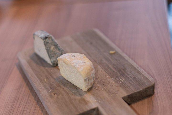 アムステルダムで小グループエキスパート主導のチーズテイスティング体験