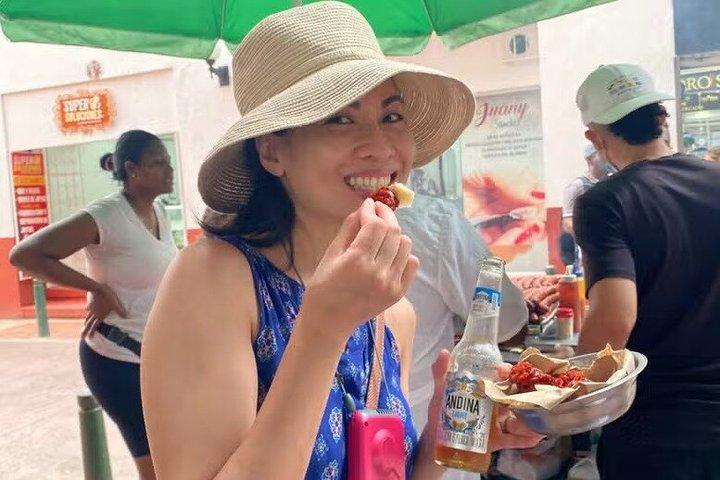 CARTAGENA: PROFESSIONAL STREET FOOD TOUR With AUTHENTIC TASTINGS