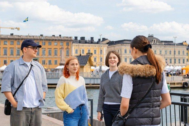 PRIVATO Helsinki & Porvoo in auto: città vecchia e storie locali