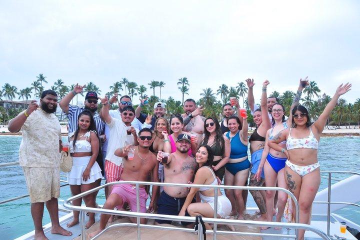 Hip Hop Party Boat em Punta Cana com Open Bar e Vibes Nonstop