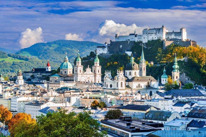 Private Transfer from Prague to Salzburg with 2h of Sightseeing, Local Driver
