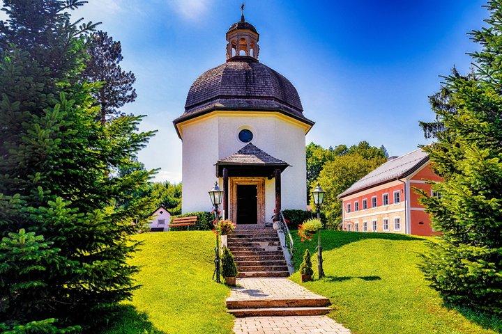 Private Transfer from Prague to Salzburg with 2h of Sightseeing, Local Driver