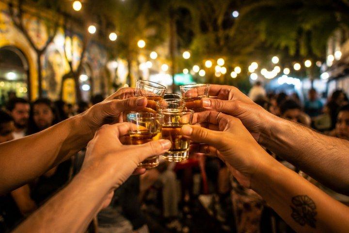 Lapa Evening Street Food & Caipirinha Tour em Rio