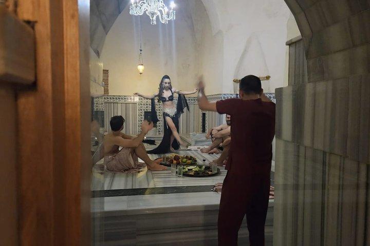 Istanbul : Hamam Party, Essen, Peeling, Schaum Make & Bauchtanz Show