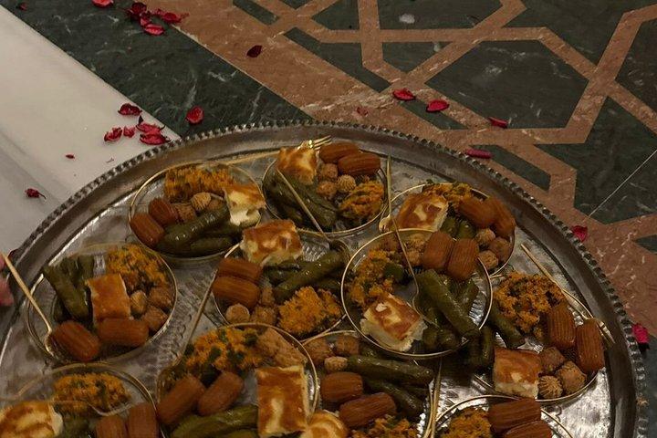 Istanbul : Hamam Party, Essen, Peeling, Schaum Make & Bauchtanz Show