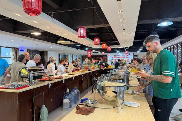 Xi'an Halvdags Terrakotta Army Tour med gourmet buffet frokost
