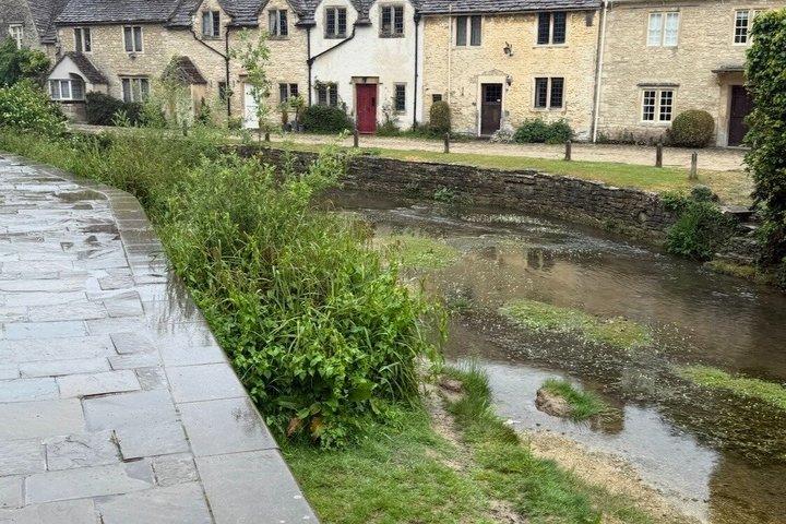 Visite privée Stonehenge Bath&Cotsworlds Day au départ de Londres 14 invités