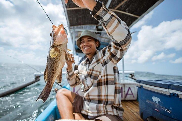 Kota Kinabalu 3 horas de pesca costera y tour por la isla