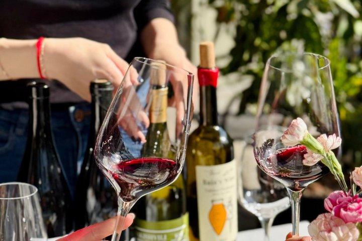 Weinprobe Spüren Sie den Unterschied von Qvevri oder klassischem Wein