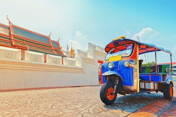 Wat Arun Thai Costume and Tuk Tuk Experience