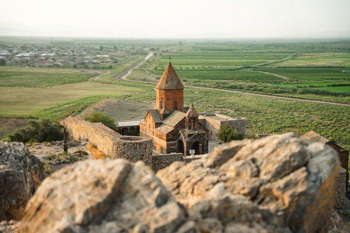 Tour condiviso di Khor Virap Garni Geghard e Sinfonia di pietre
