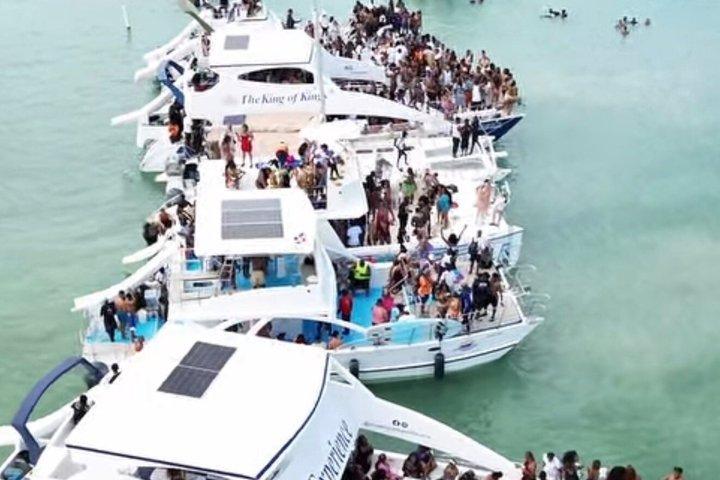Luxury Yacht Party: Hip Hop & R&B — Bar aberto