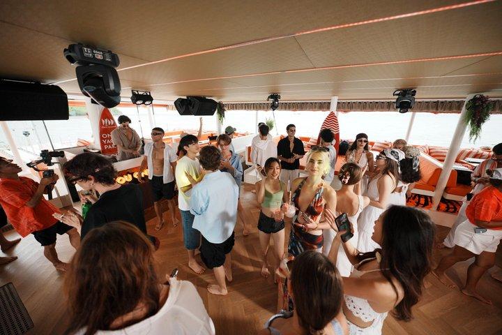 Pattaya Koh Rin & Bamboo Beach Sunset Premium Tour