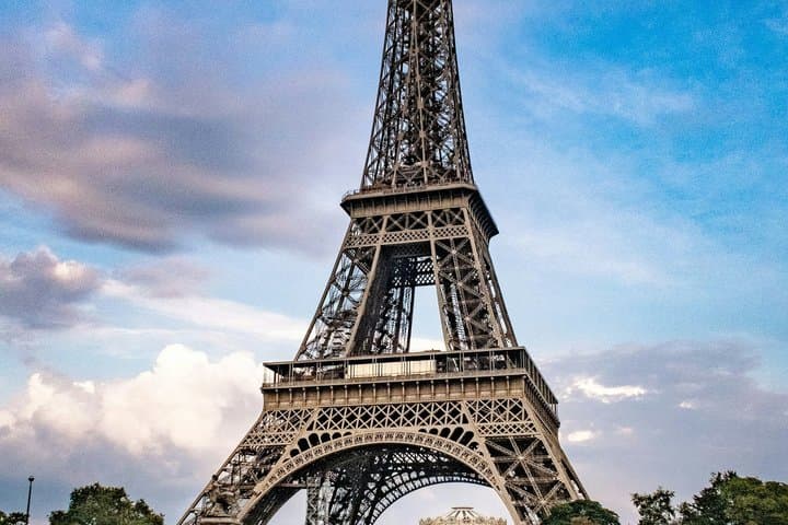 Paris: Eiffel Tower Summit Visit with Host and Elevator