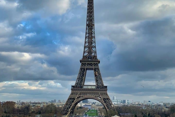 Paris: Eiffel Tower Summit Visit with Host and Elevator