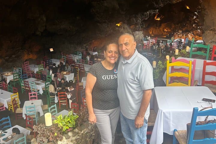 Balloon Flight in Teotihuacan + Breakfast in La Gruta and Transportation