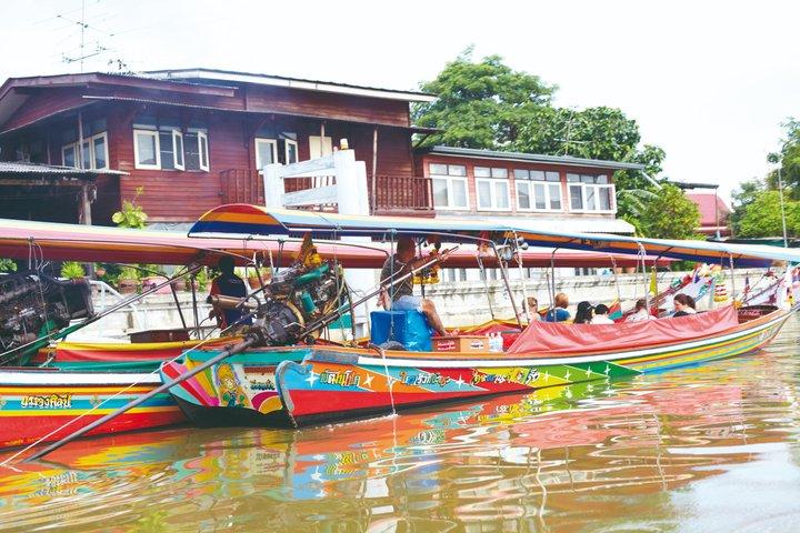 Tour privato di mezza giornata di Thonburi Klong e Grand Palace a Bangkok