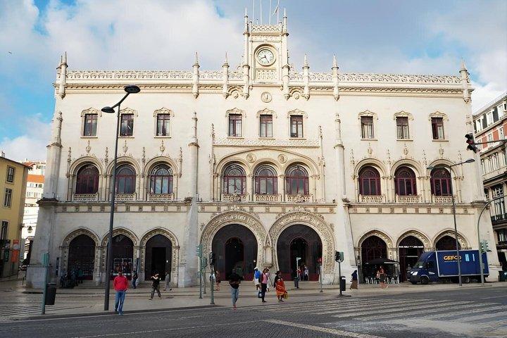Lisbon Cultural Tour in a Small Group