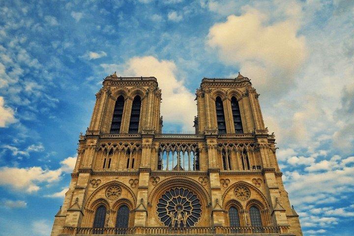 Tour por la ciudad de París con audio y entradas al Atelier des Lumières