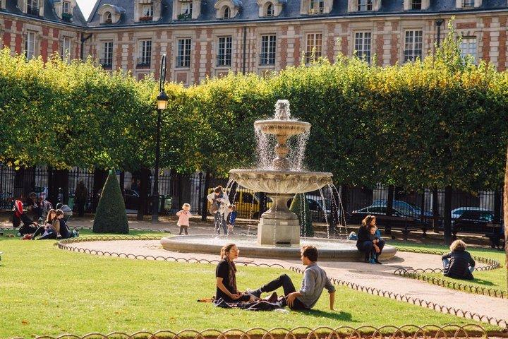 Tour por la ciudad de París con audio y entradas al Atelier des Lumières