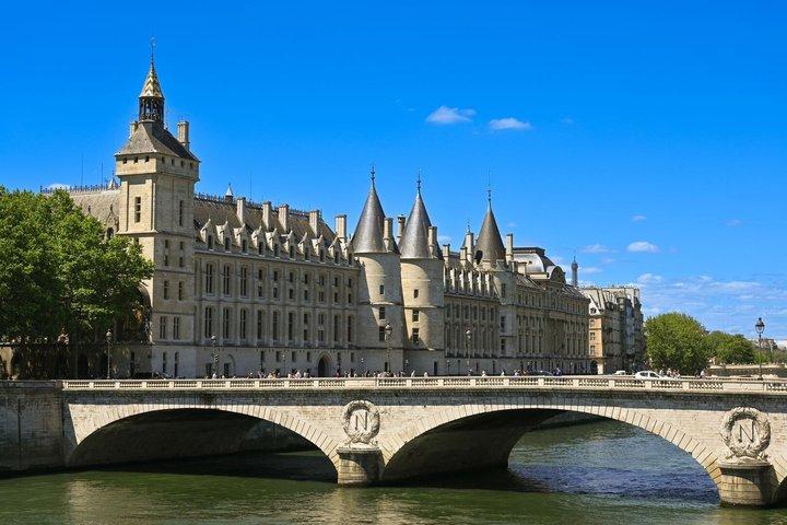 Tour por la ciudad de París con audio y entradas al Atelier des Lumières