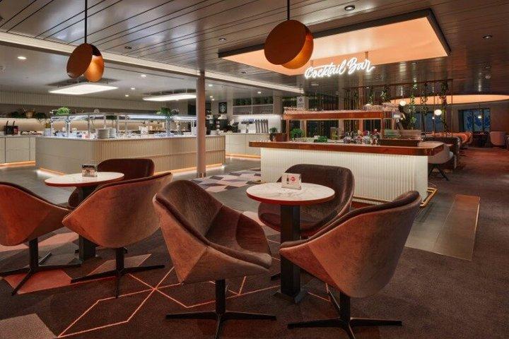 Excursion d'une journée à Tallinn avec salon d'affaires et buffet somptueux