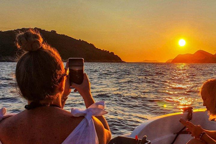 Marmaris Sunset Boat Trip mit Badestopps und unbegrenzten Getränken