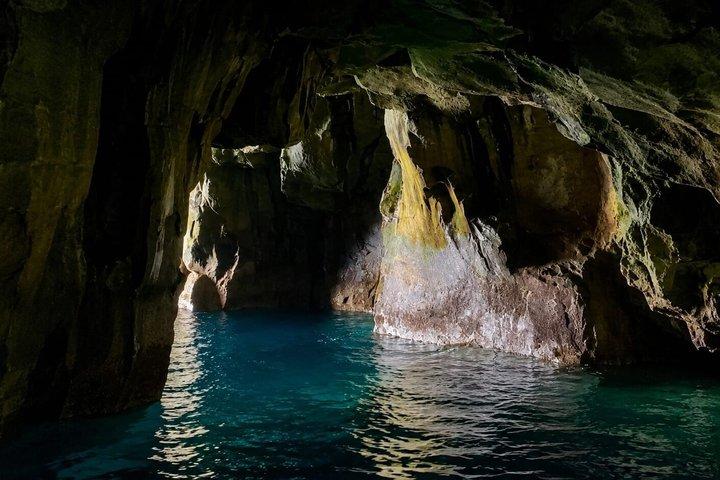 São Miguel : excursion en bateau - Merveilles volcaniques, grottes et histoire